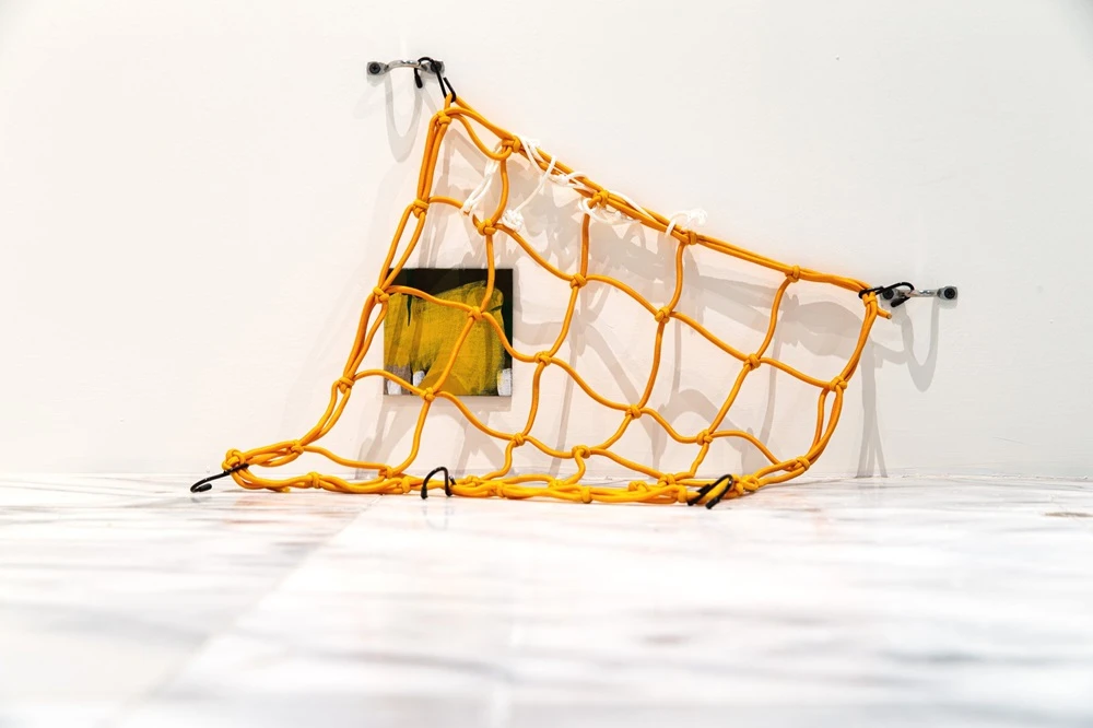 龔寶稜，《我們的容器：提起，攤開，於是成篇.zip》，2018-2019，複合媒材，尺寸依場地而定。-圖片